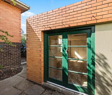 Prime Location - Photo 6