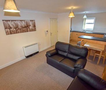 2 bedroom flat to rent - Photo 2