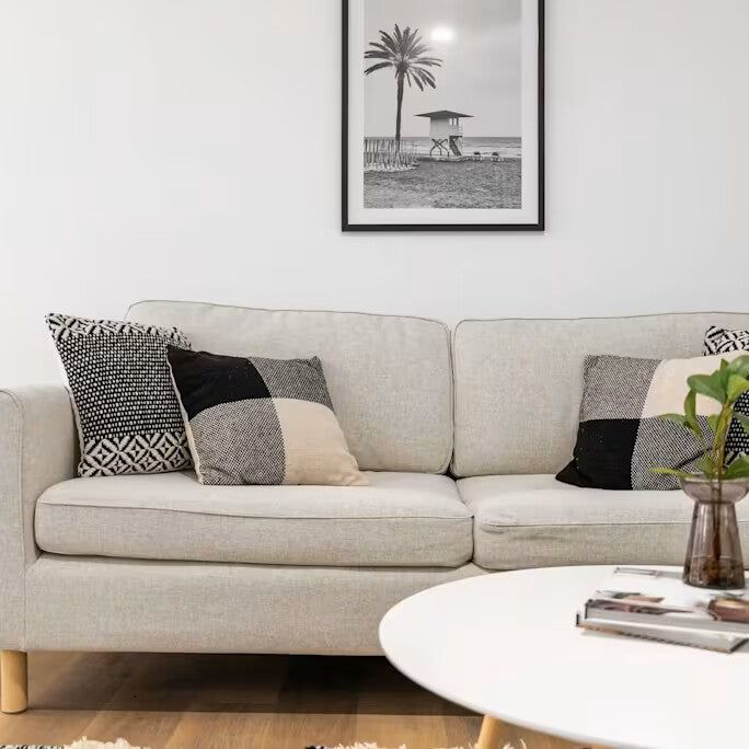 Rockingham - Photo 1