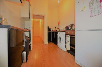 3 bedroom Flat in 14 Ragland Rd, Leeds - Photo 5