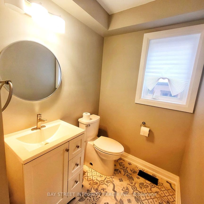 Detached Home For Lease | N9249654 - Photo 1