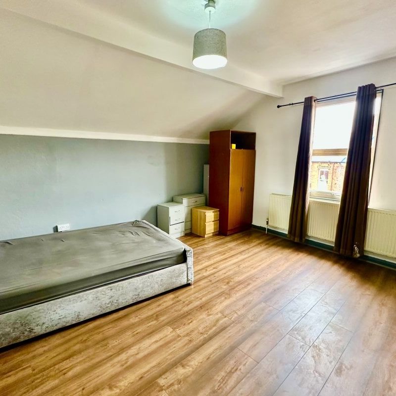 Harehills Lane - Photo 1