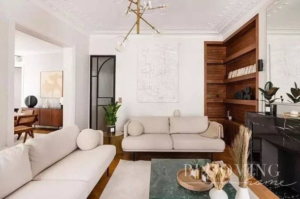 Suberbe trois pièces meublé Place de la Madeleine - Photo 1