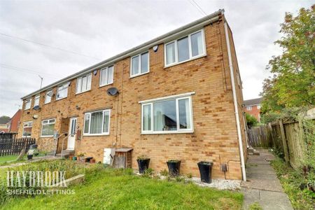 3 bedroom terraced house to rent - Photo 3
