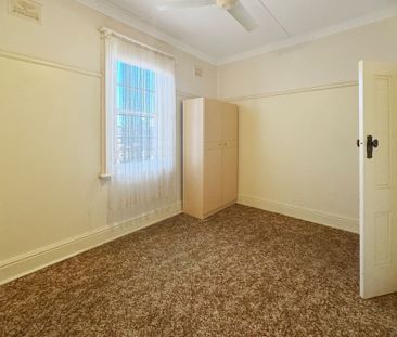 Central Location Upstairs Unit - Photo 4