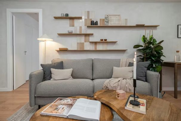 Plaza de los Mostenses, Madrid, Community of Madrid 28015 - Photo 1