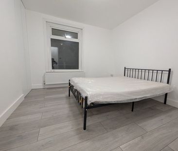 Room in a Shared House, London Road, SM6 - Photo 4