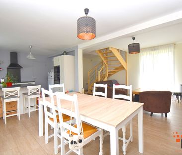 Location Maison 5 pièces 77m² - Photo 2