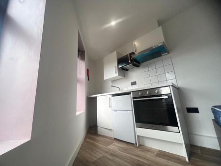 1 bedroom flat to rent - Photo 2