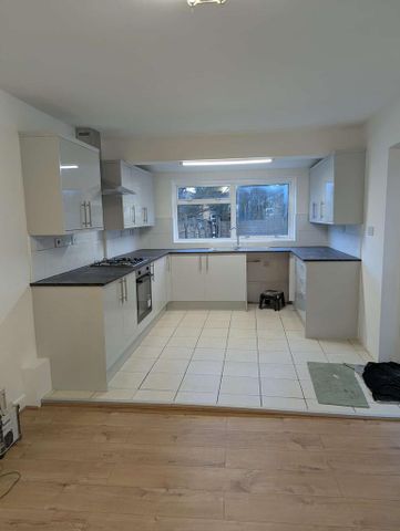 3 bedroom townhouse to rent - Photo 2