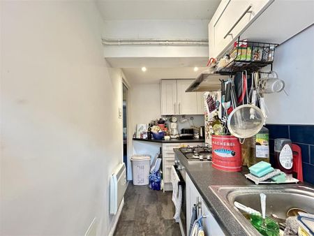 2 bedroom terraced house to rent - Photo 2