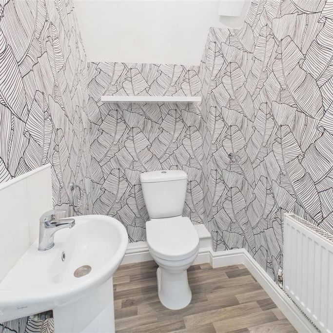 3 bedroom semi-detached house to rent - Photo 1