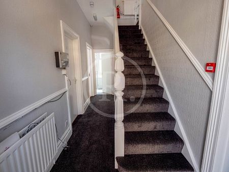 7 Bed - Iorwerth Avenue, Aberystwyth, Ceredigion - Photo 4