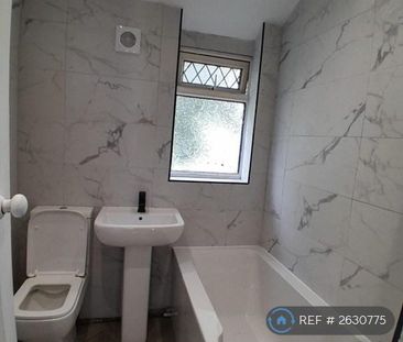 3 bedroom terraced house to rent - Photo 6