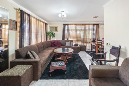 Comfortable Living in the heart of Deer Park - Photo 3