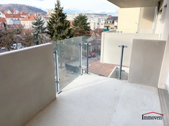 Helle 2-Zimmerwohnung mit großem Balkon - Foto 1