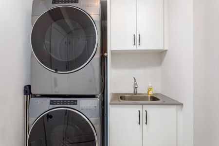 For Lease - 2544 Littlefield Crescent, Oakville, Ontario - Photo 2