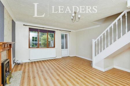 3 bedroom semi-detached house to rent - Photo 3