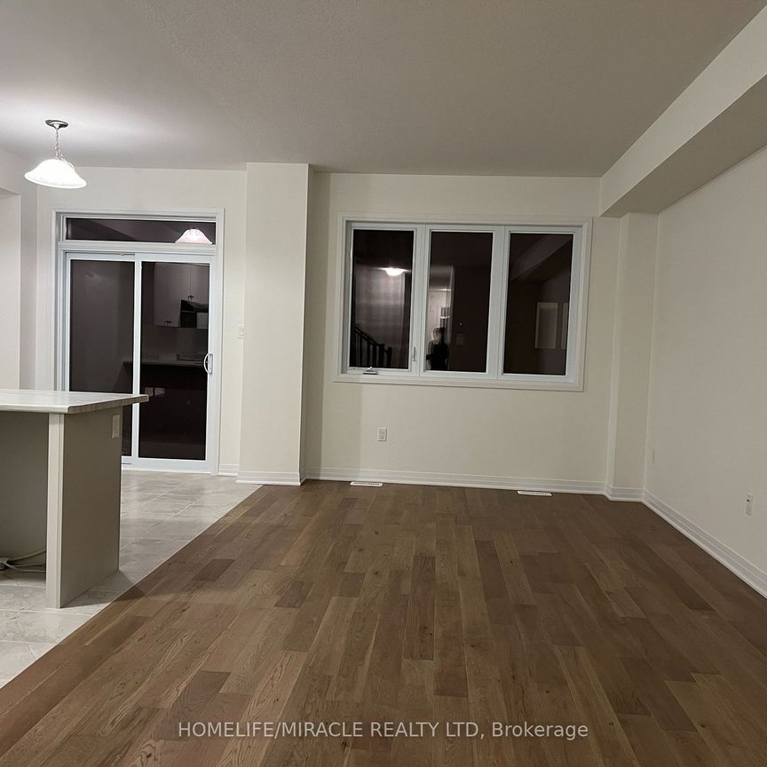 For Lease - 122 Varsity Drive, Welland, Ontario - Photo 1