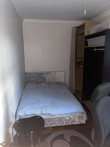 Room in a Shared House, Clayton Street, SE11 - Photo 2