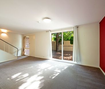 Cosmopolitan Living - Photo 6