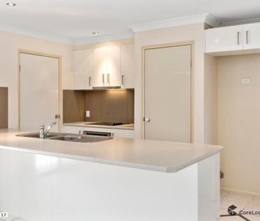 Spacious & Quiet, 4x Bedroom Family Home in Great Pacific Pines Loc... - Photo 3