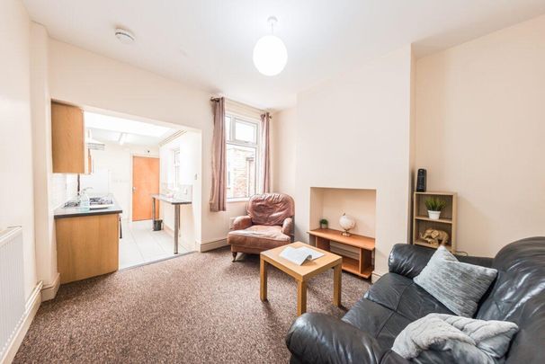 2 bedroom terraced house to rent - Photo 1