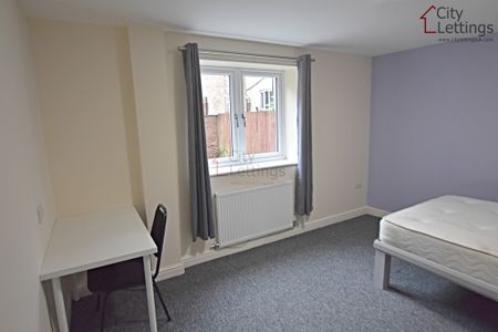 1 Bedroom Shared Flat - Photo 2