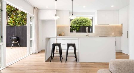 3 bedroom home - Photo 3