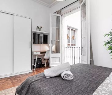 Room in a shared 8-bedroom apartment for rent in la Dreta de l'Eixample, only females. - Foto 5