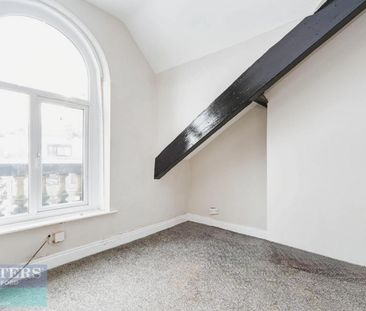 2 bedroom Flat To Let - Photo 2