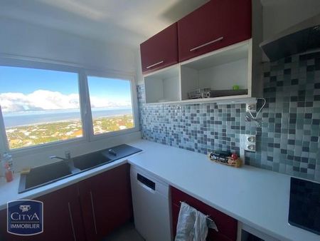 Location Appartement 3 pièces 74m² LE TAMPON 97430 - Photo 4