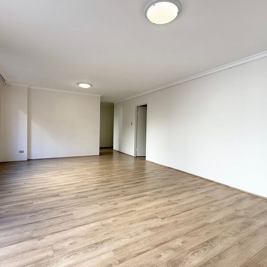 Spacious 2 Bedroom with Large Terrace & Parking - Photo 1