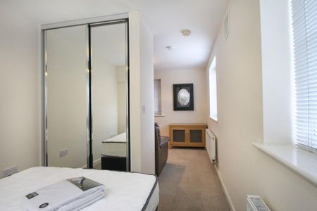 1 bedroom ground floor flat to rent - Photo 2