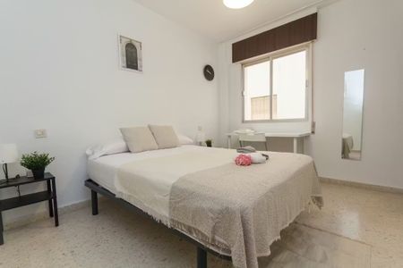 Alameda de Capuchinos, Málaga, Andalusia 29014 - Photo 3