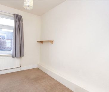 Well presented 2 bedroom mid-terraced property located in the popul... - Photo 4