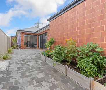 MODERN IMPRESSIVE FAMILY HOME - ENJOY THE BEACH LIFE - Photo 6