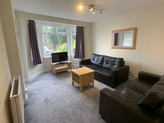 Temple Avenue, Tang Hall - P1067 - Photo 1