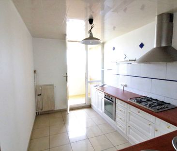 Location Appartement 4 pièces 75m² ST PIERRE DES CORPS 37700 - Photo 6
