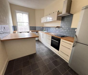 1 bedroom penthouse to rent - Photo 4