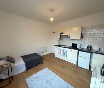 1 bedroom bedsit to rent - Photo 1