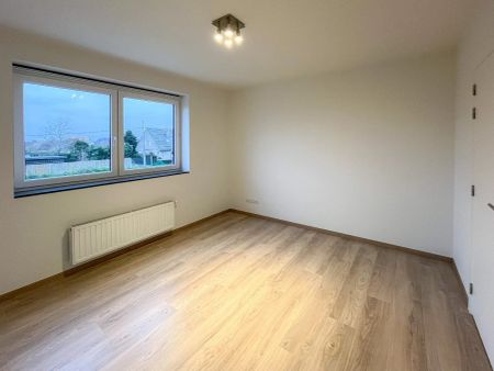 Ruime energiezuinige nieuwbouwwoning (type halfopen) (2024) met carport op 247m² gelegen te Houthulst. - Foto 4