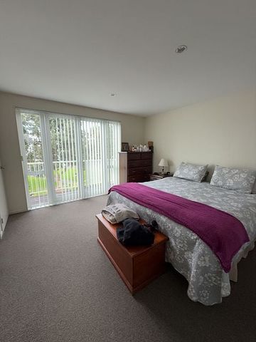 Well maintained 3-Bed Townhouse + Double Garage - Photo 3