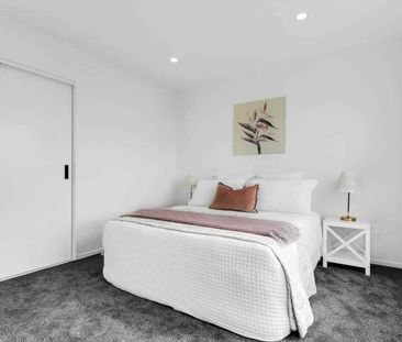 Room for rent in 4 Bedroom Town House in Glen Eden - Photo 1