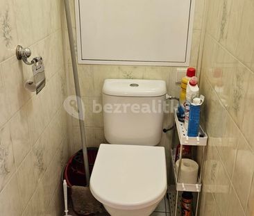 Pronájem bytu 1+kk • 31 m² bez realitkyNa Vrších, Praha - Strašnice - Photo 4
