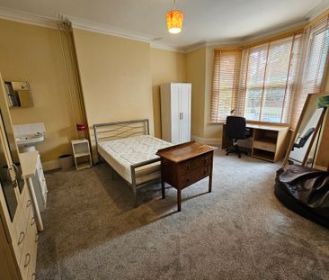 8 Bed Student Accommodation - Photo 4