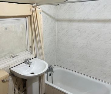 Studio Flat, Lindley Road, E10 - Photo 2