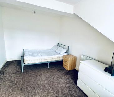 6 Bed - 9 Hessle Terrace, Hyde Park, Leeds - LS6 1EQ - Student - Photo 1