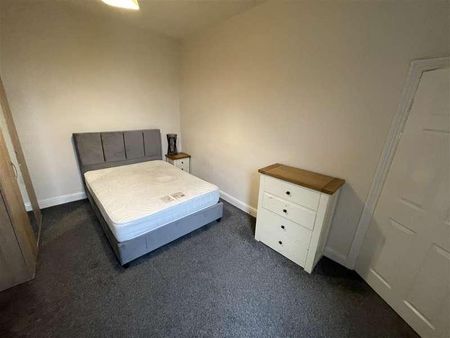 Park Road, Adlington, PR7 - Photo 4