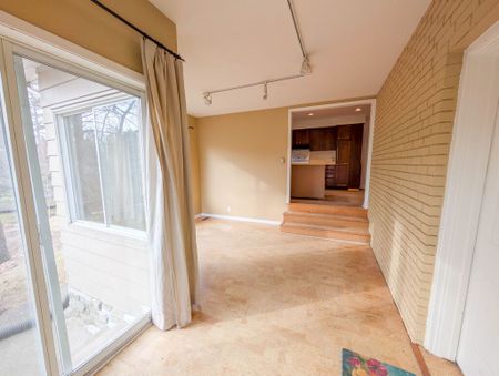 For Lease - 262 Alscot Crescent, Oakville, Ontario - Photo 2